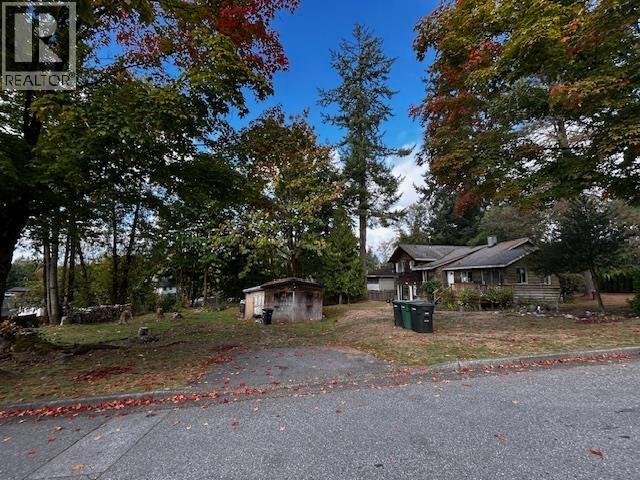 7492 BROADWAY, Burnaby