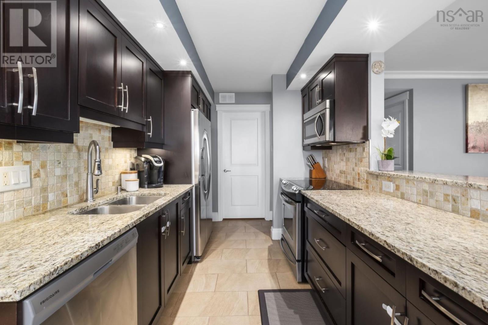 Property 13 of 48 of 821 45 Vimy Avenue