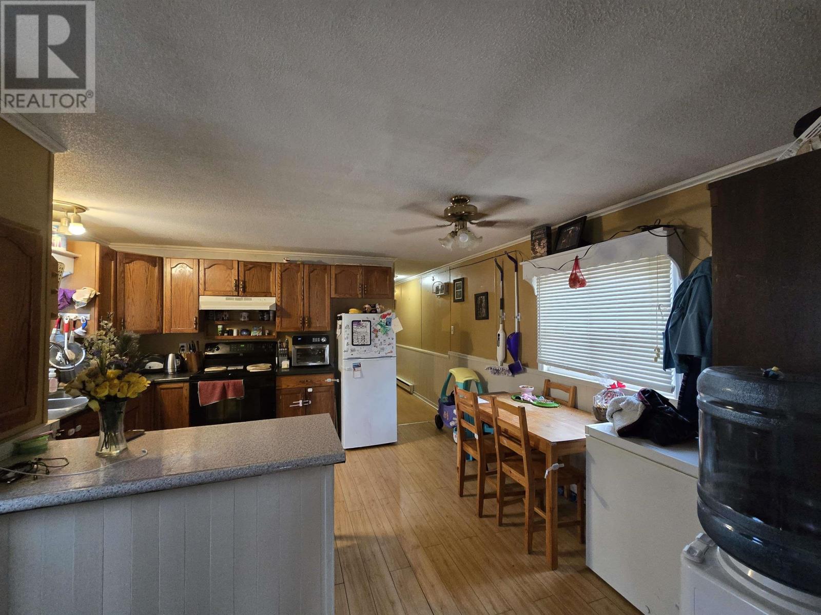 Property 11 of 25 of 16 Autumn Street