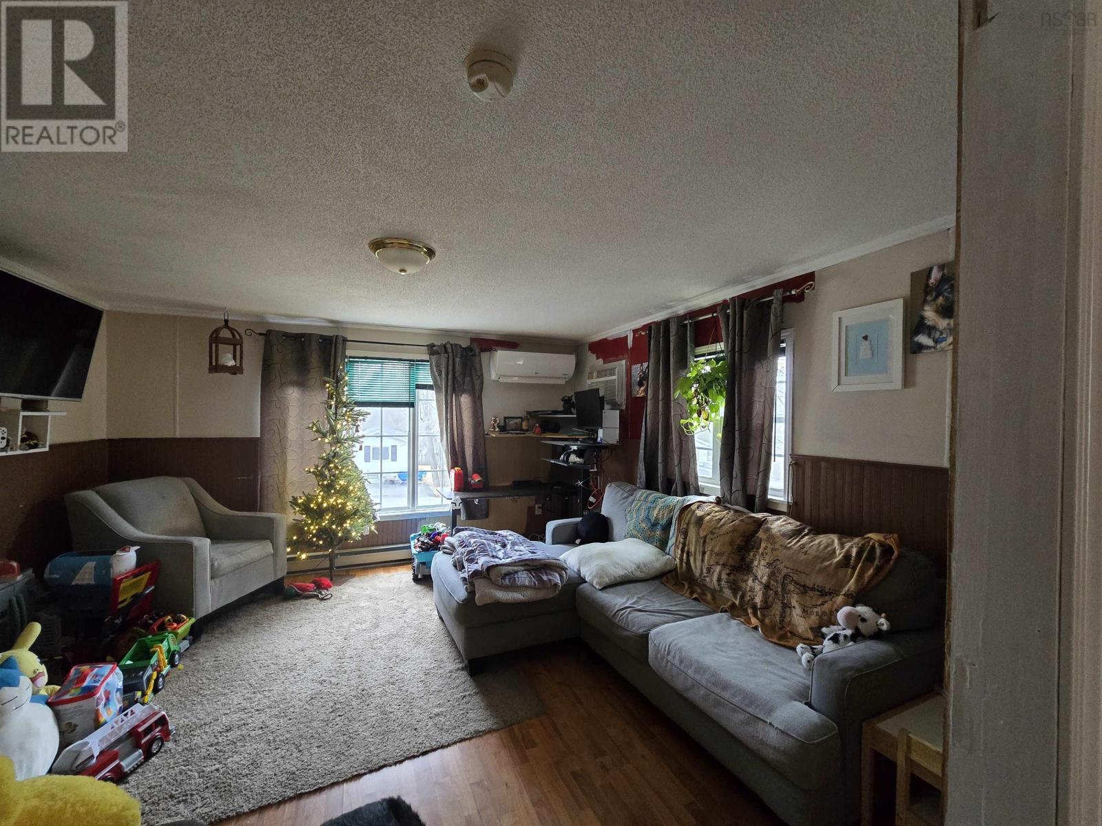 Property 8 of 25 of 16 Autumn Street