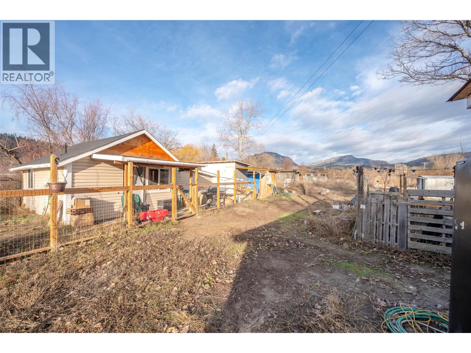 7466 ISLAND Road, Oliver