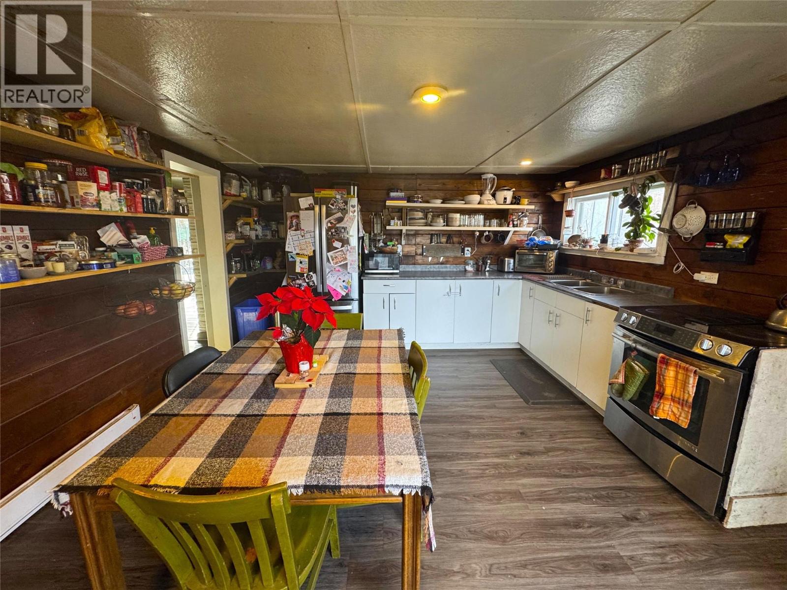 7466 ISLAND Road, Oliver