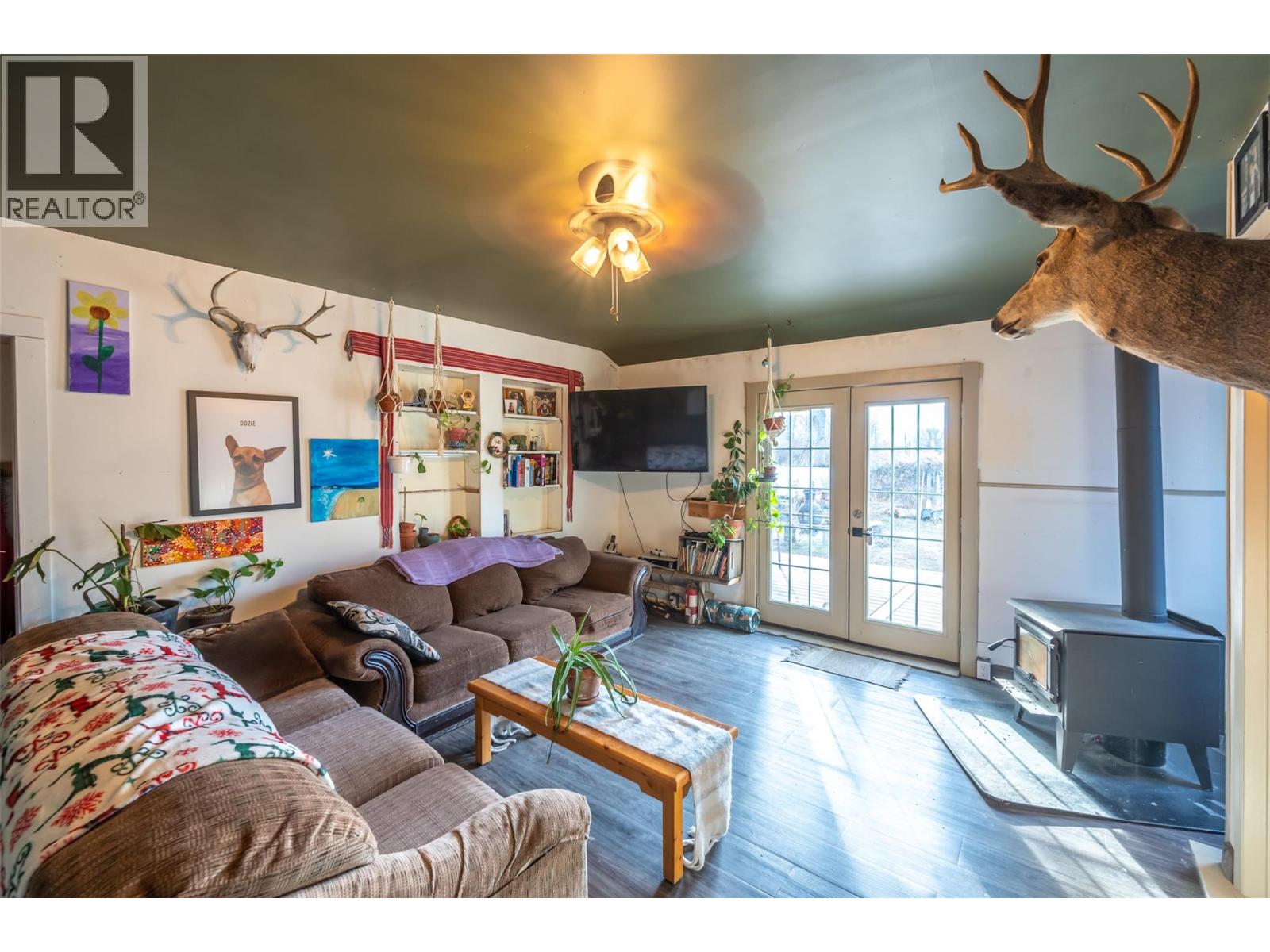 7466 ISLAND Road, Oliver