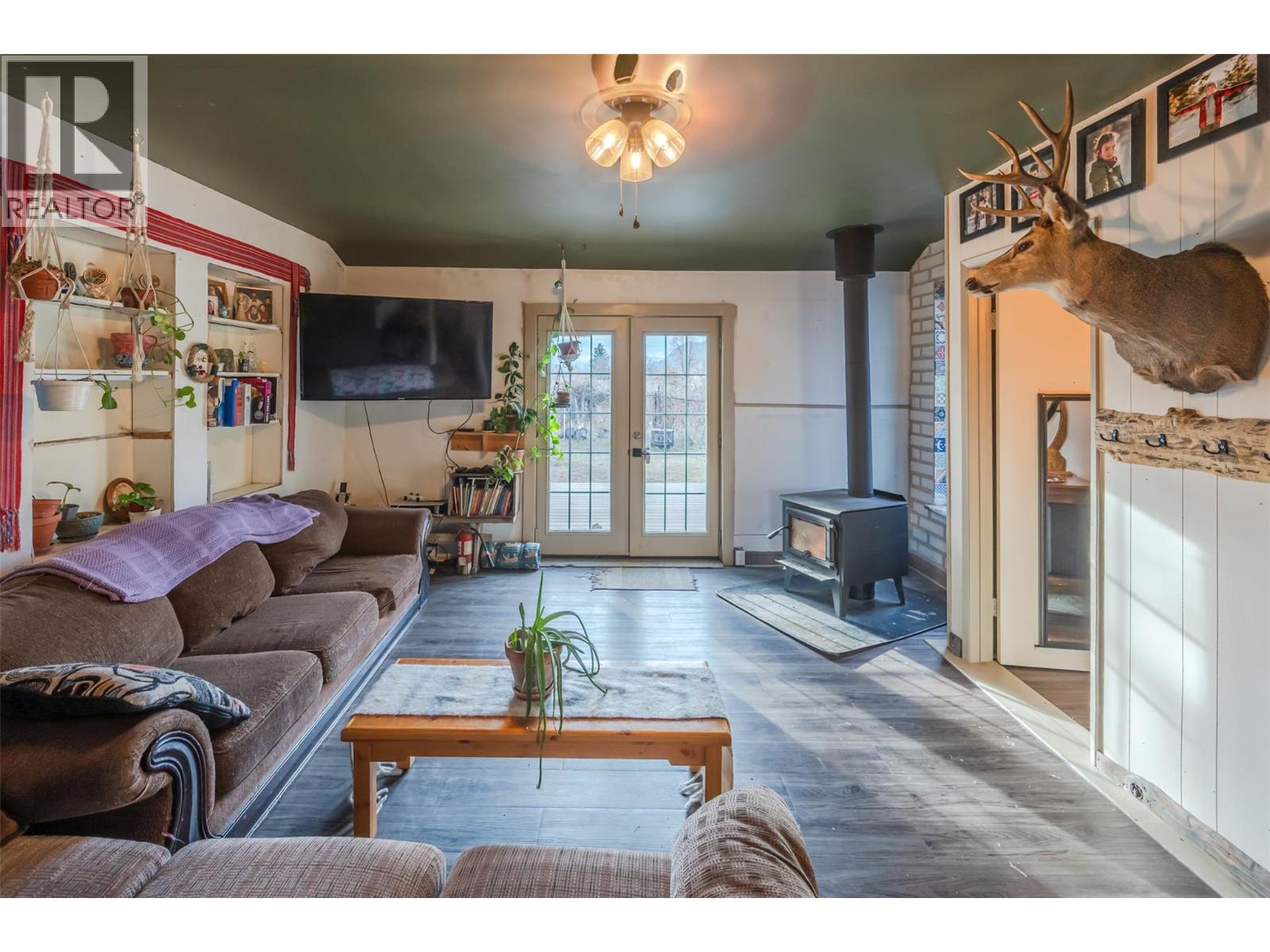 7466 ISLAND Road, Oliver