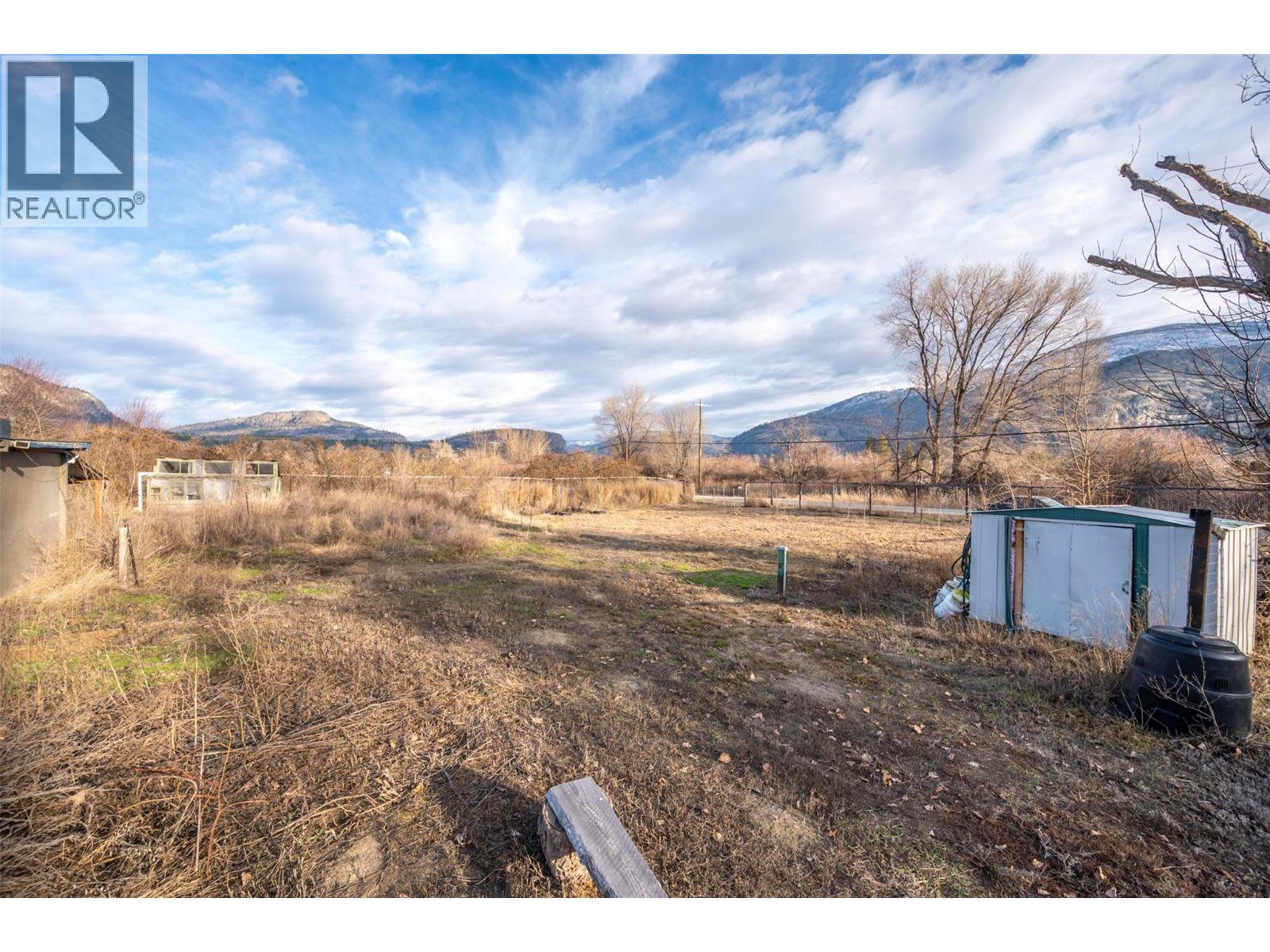 7466 ISLAND Road, Oliver