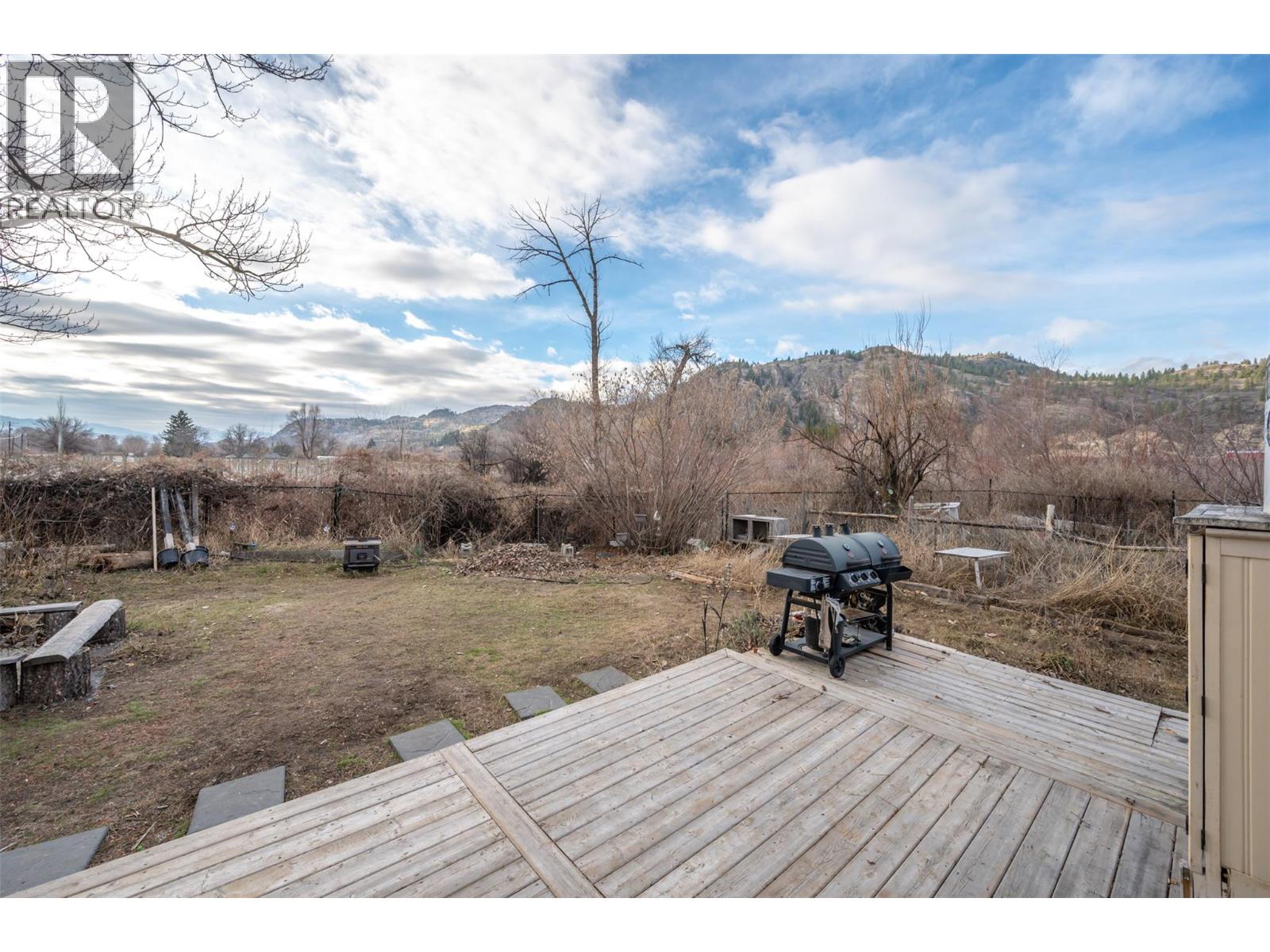 7466 ISLAND Road, Oliver