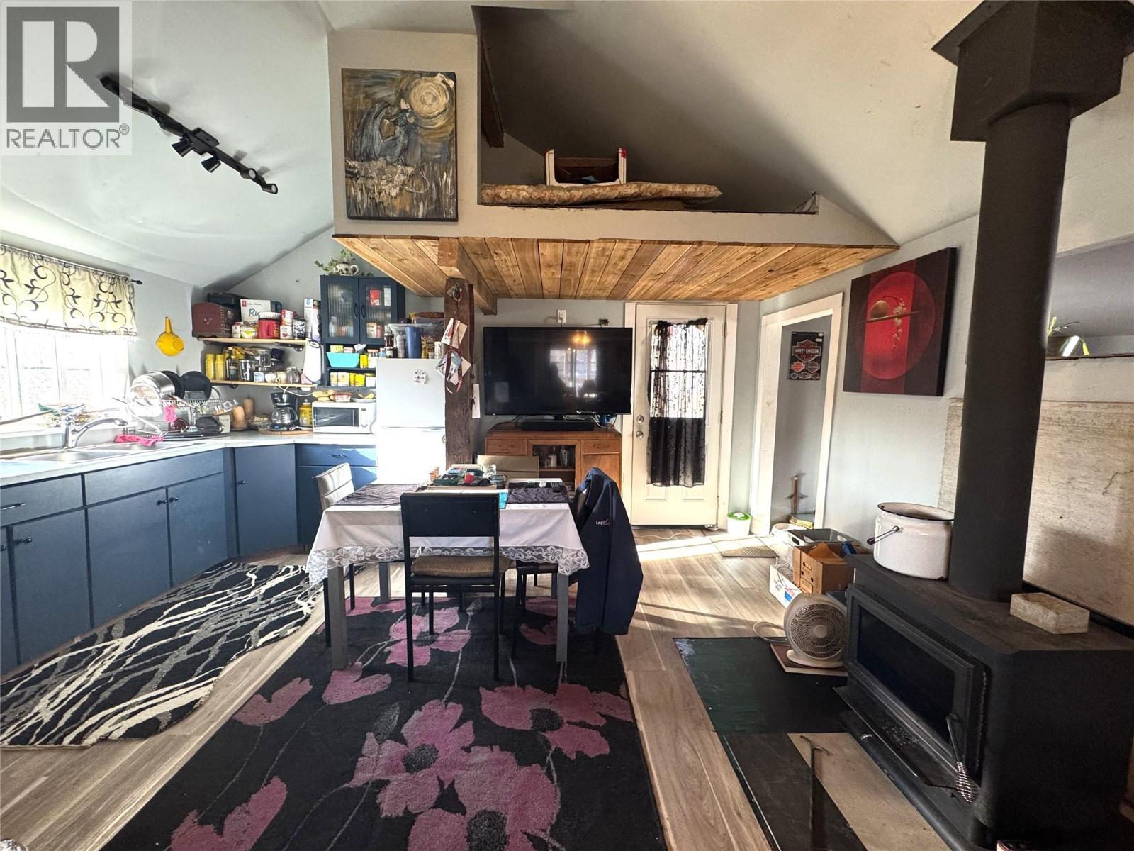 7466 ISLAND Road, Oliver