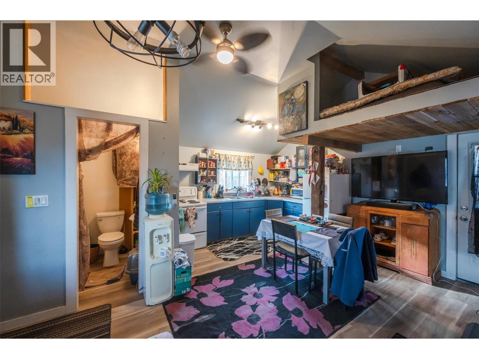 7466 ISLAND Road, Oliver