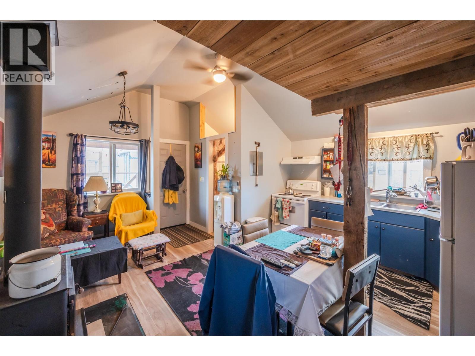 7466 ISLAND Road, Oliver