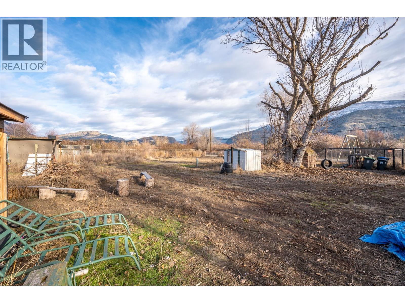 7466 ISLAND Road, Oliver