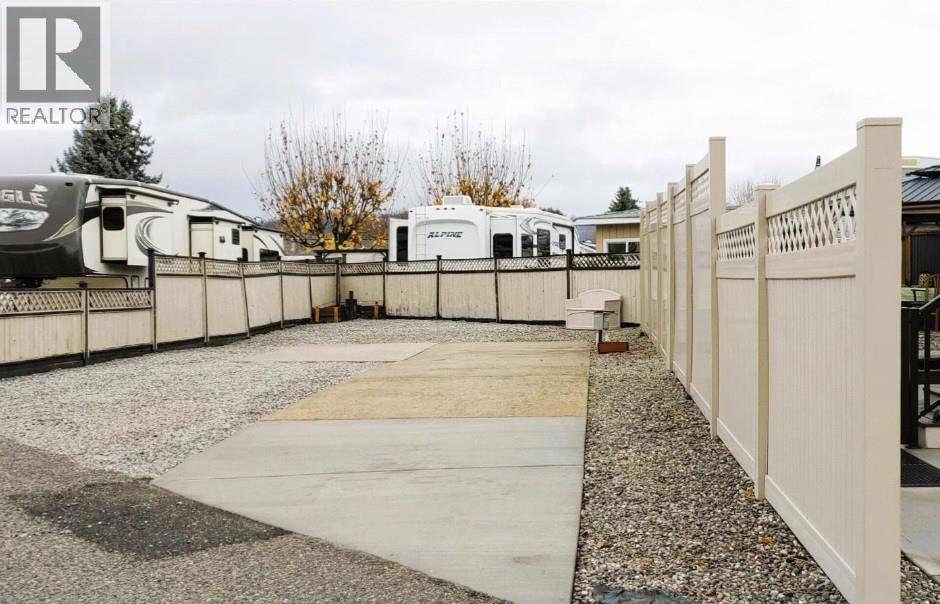 #114-415 Commonwealth Road, Kelowna