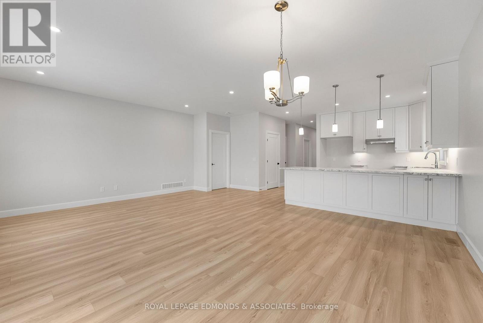 22 BAMAGILLIA STREET - 11
