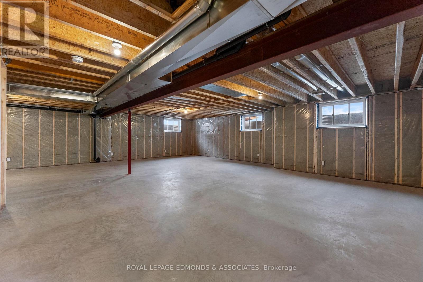 22 BAMAGILLIA STREET - 24