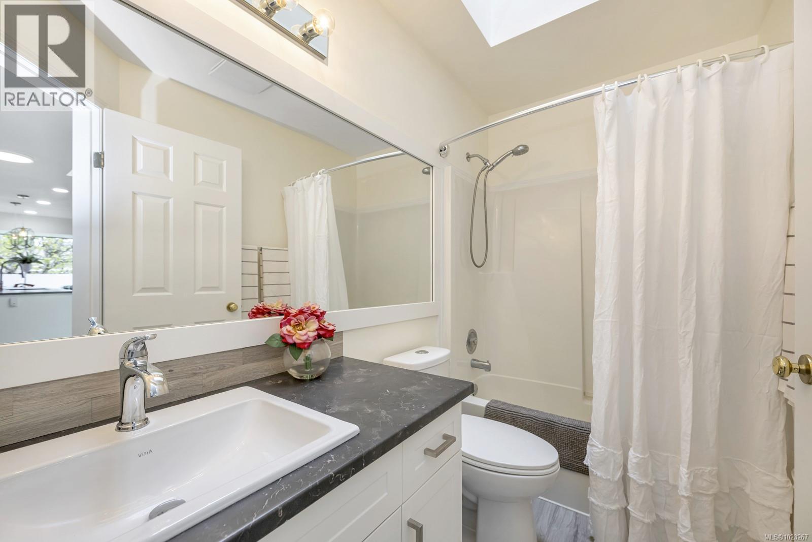 3601 Arbutus Dr N - 18