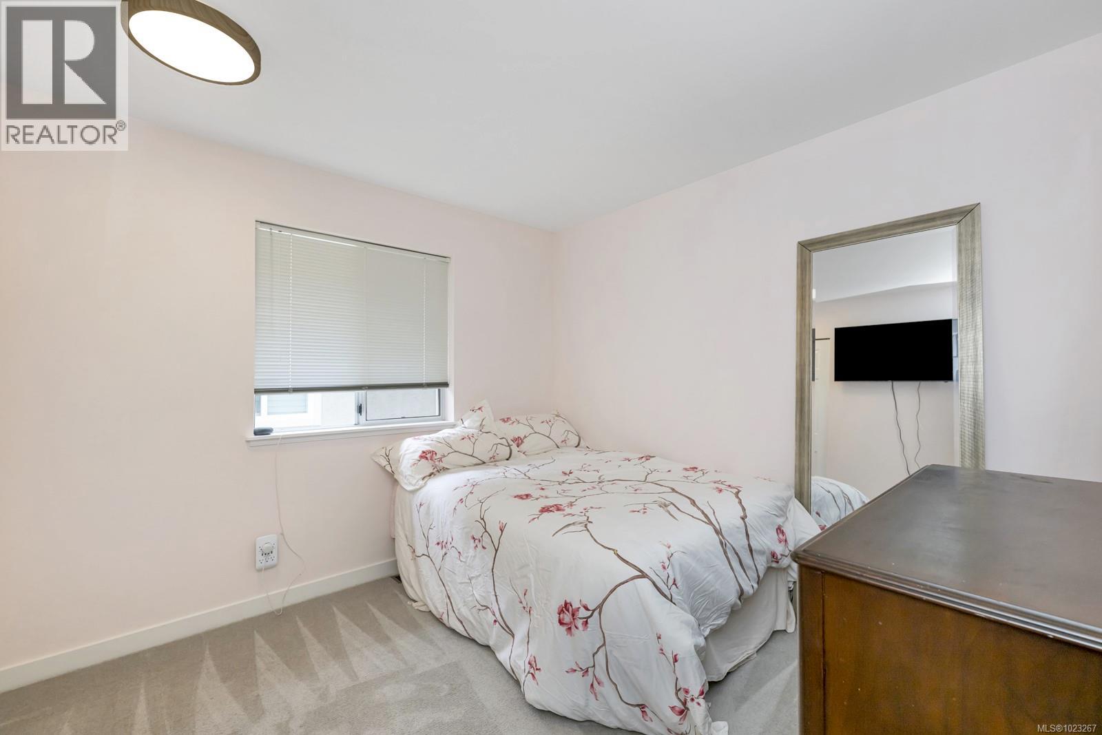 3601 Arbutus Dr N - 20