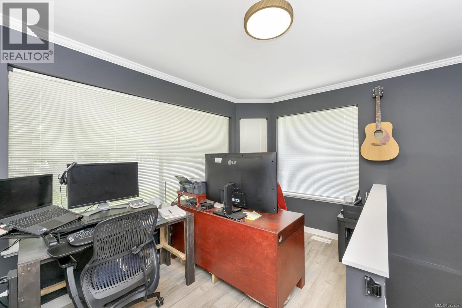 3601 Arbutus Dr N - 21