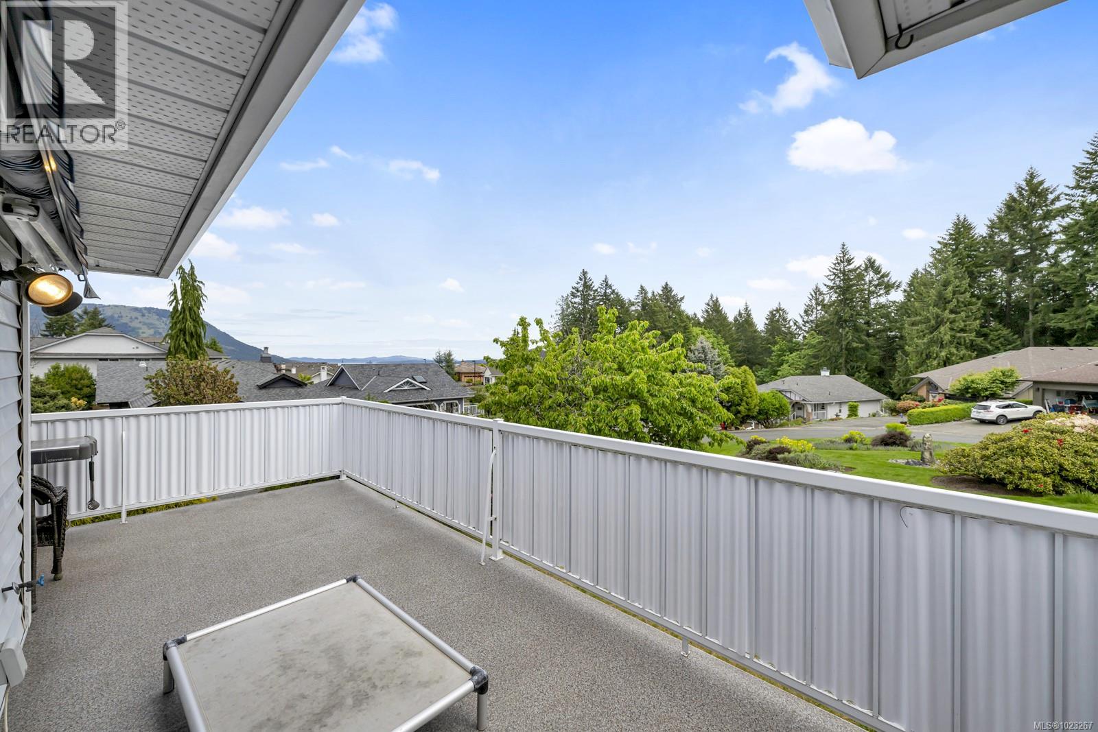 3601 Arbutus Dr N - 25
