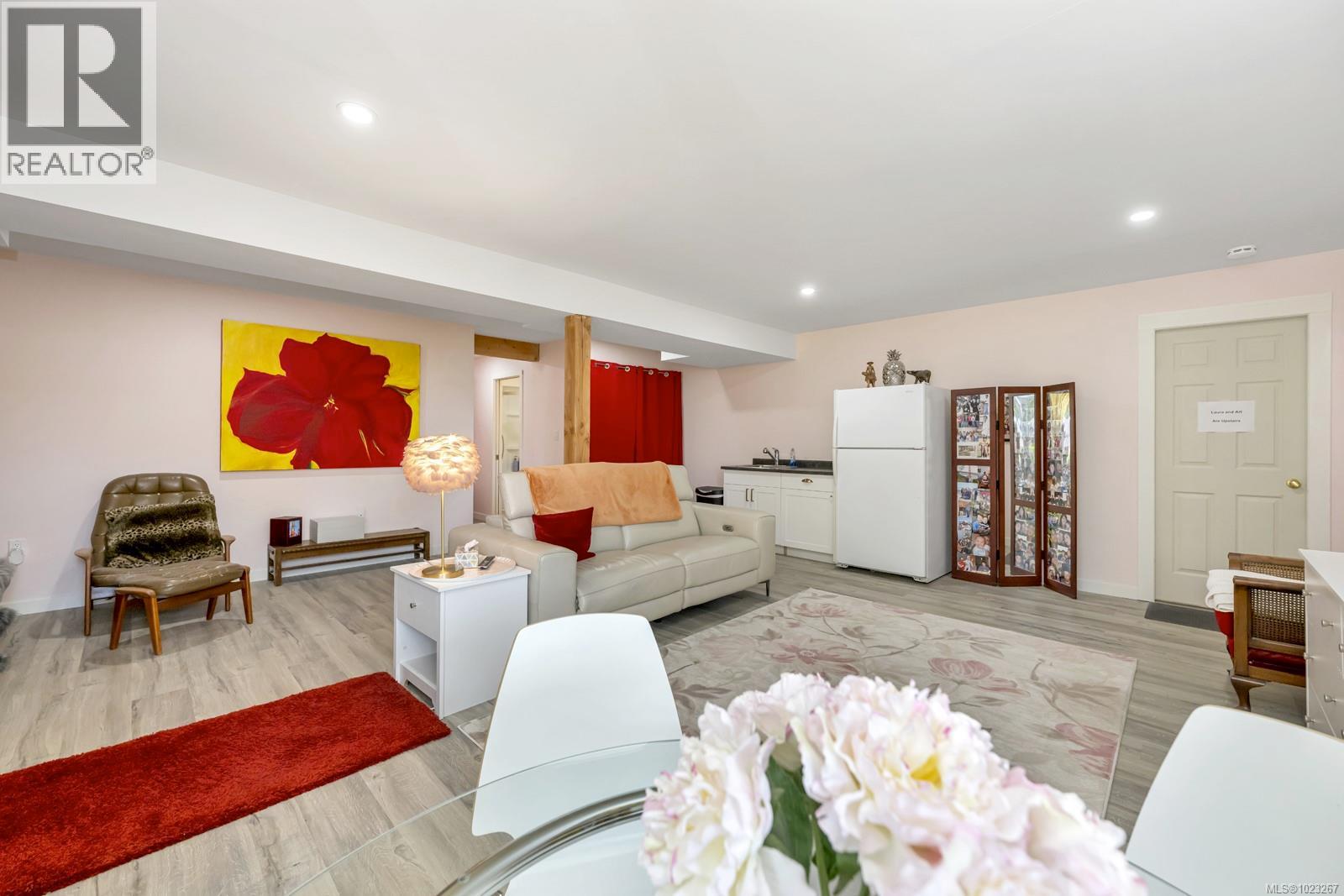 3601 Arbutus Dr N, Cobble Hill