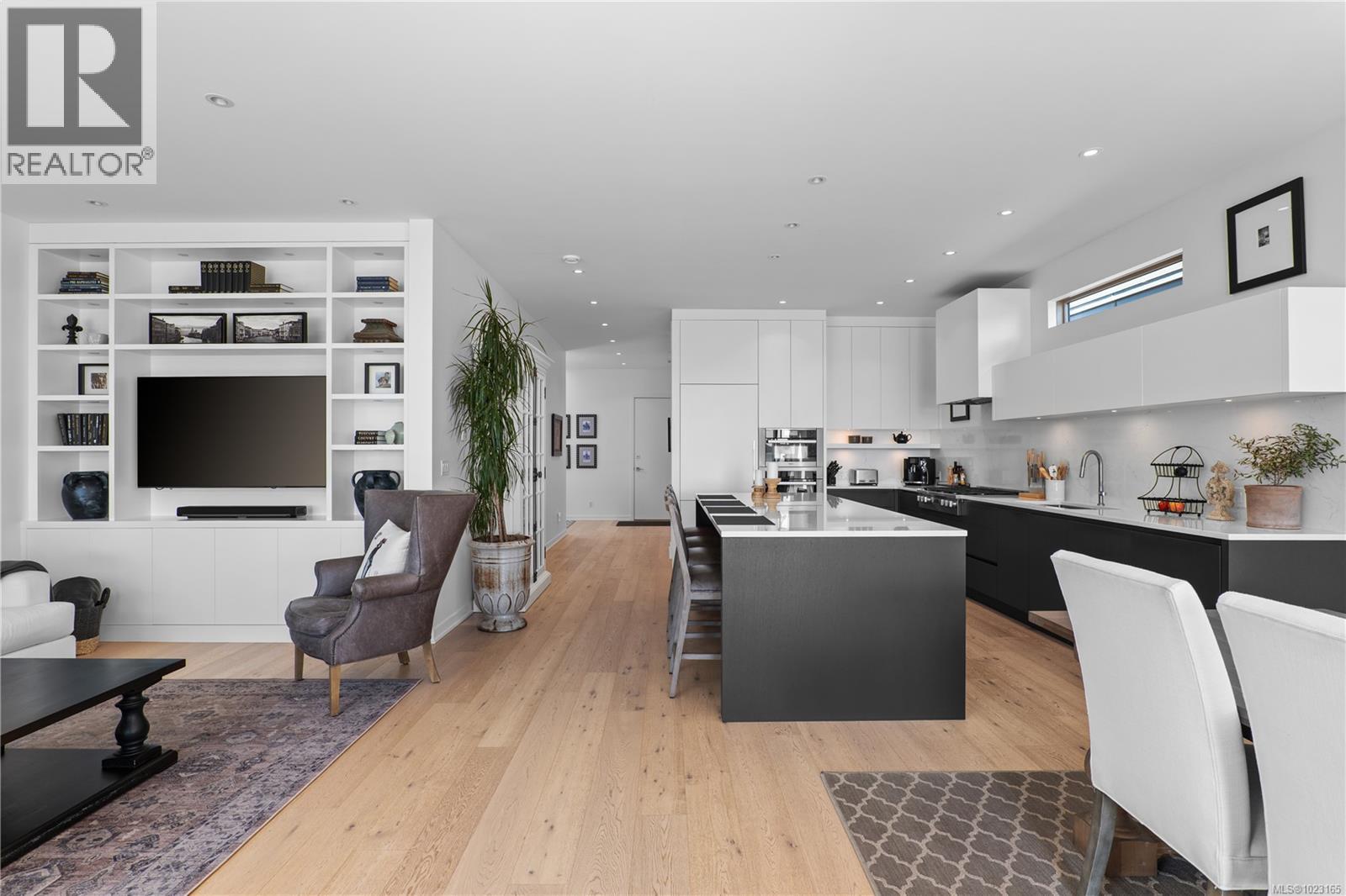  10383 Allbay Road, Sidney