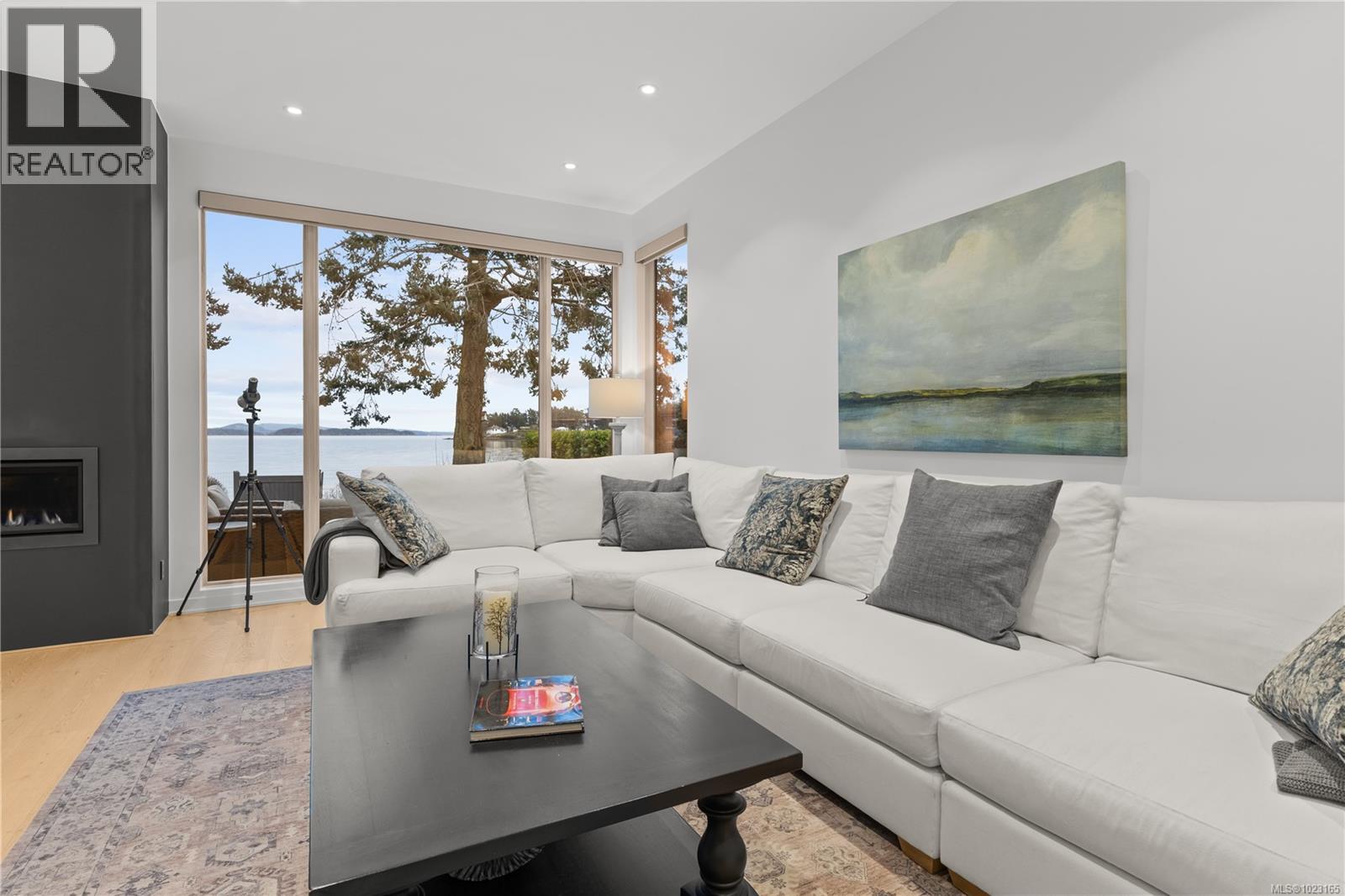  10383 Allbay Road, Sidney