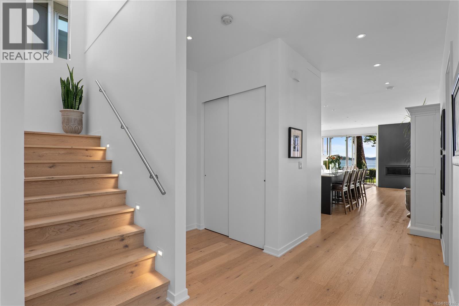  10383 Allbay Road, Sidney