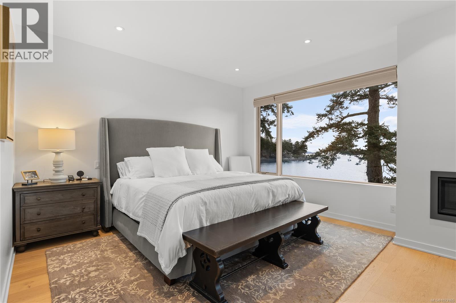  10383 Allbay Road, Sidney