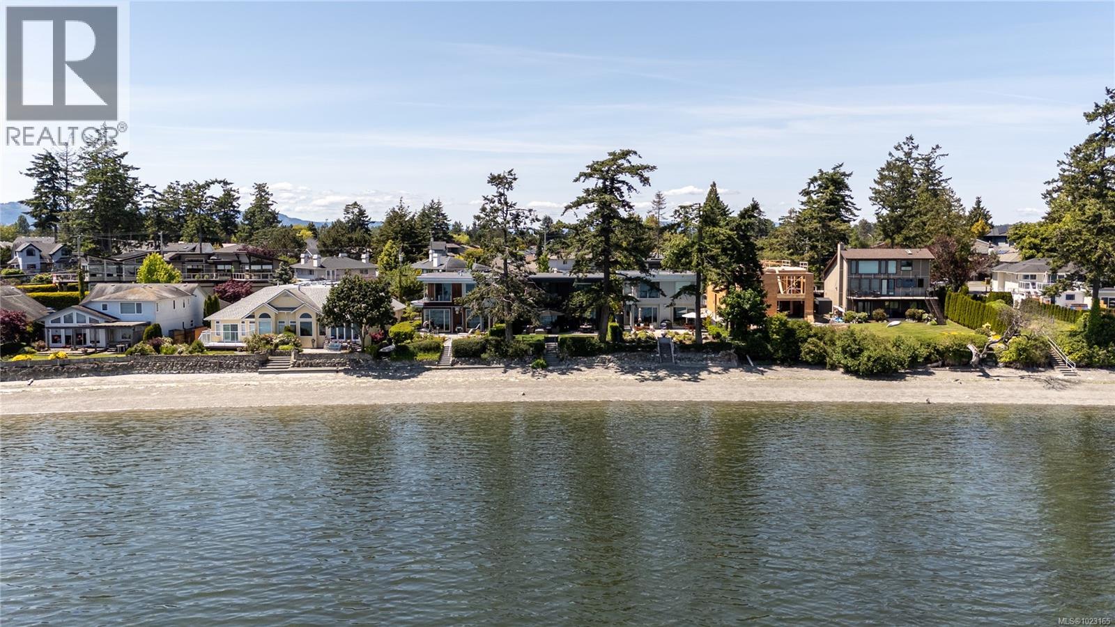  10383 Allbay Road, Sidney