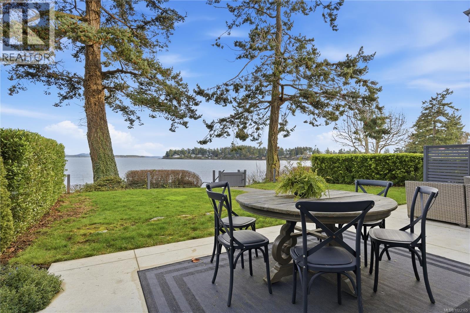  10383 Allbay Road, Sidney