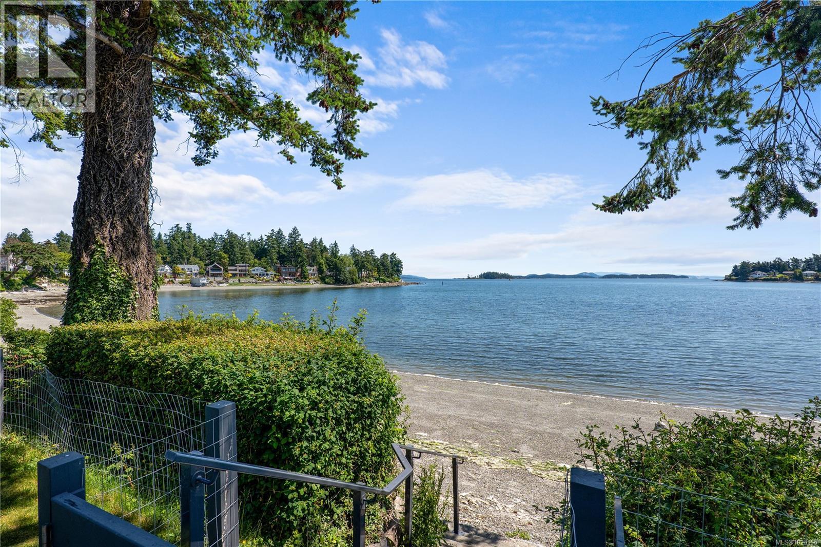  10383 Allbay Road, Sidney