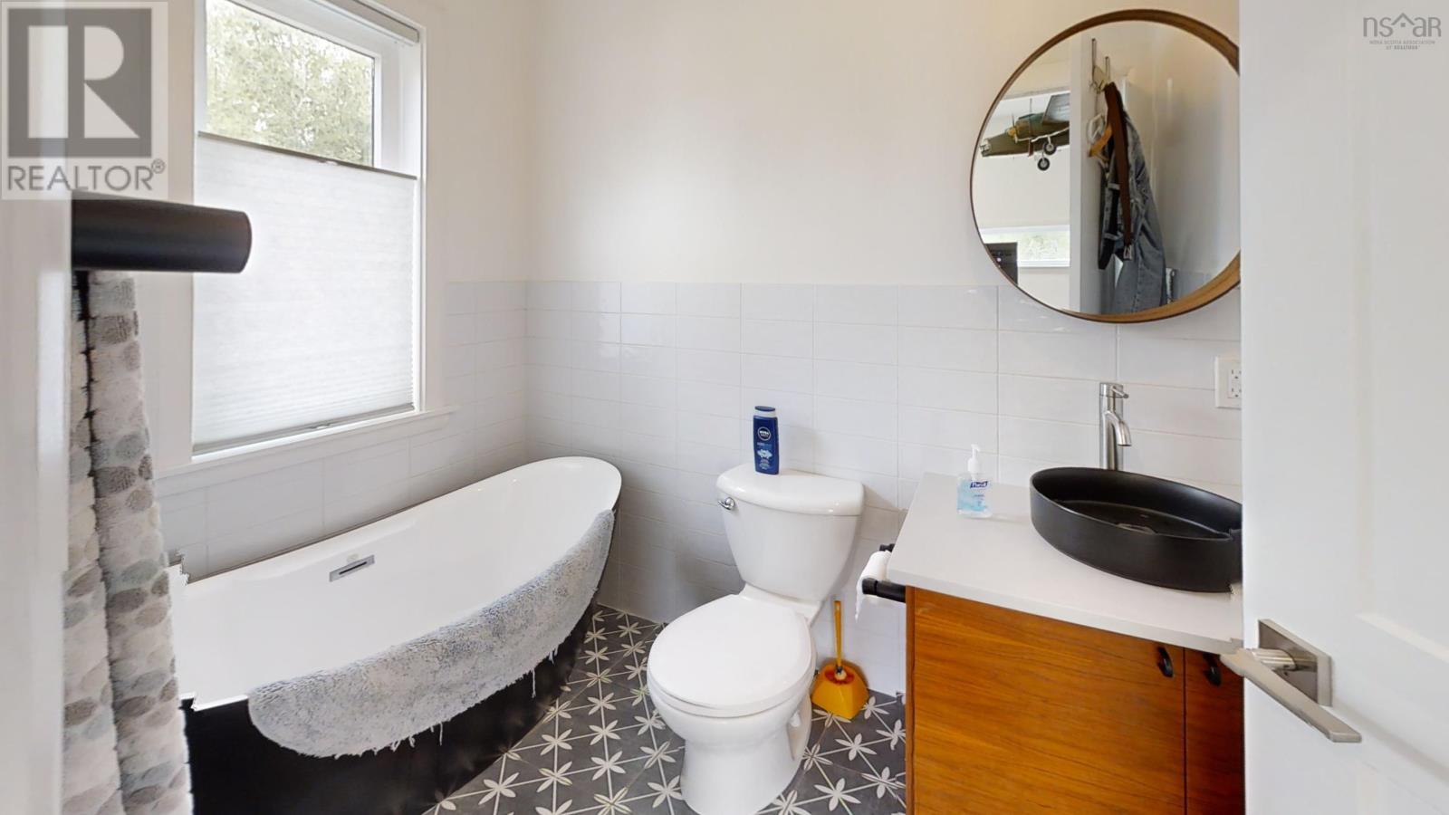 Property 30 of 31 of 65 Jessicas Way