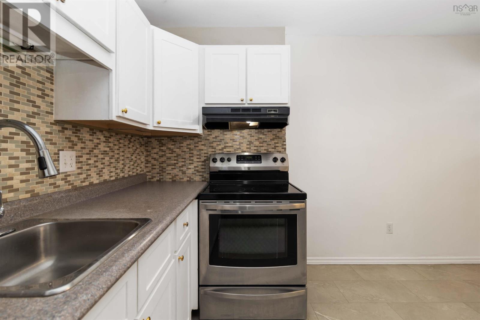 Property 12 of 30 of 23 Aberdeen Court