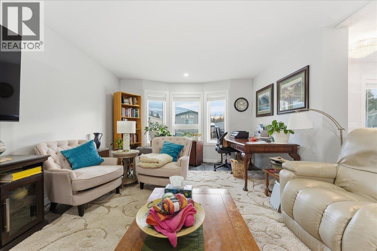 11 1705 Hillier Road East, Sicamous