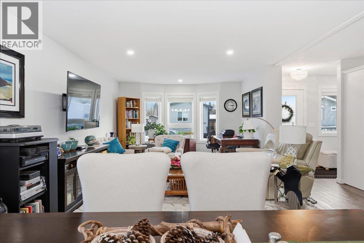 11 1705 Hillier Road East, Sicamous