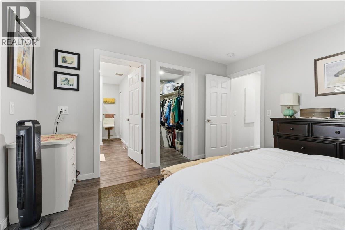 11 1705 Hillier Road East, Sicamous