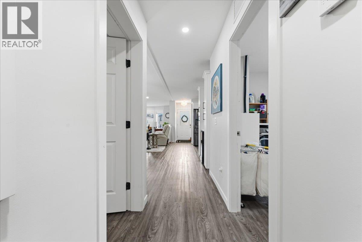 11 1705 Hillier Road East, Sicamous