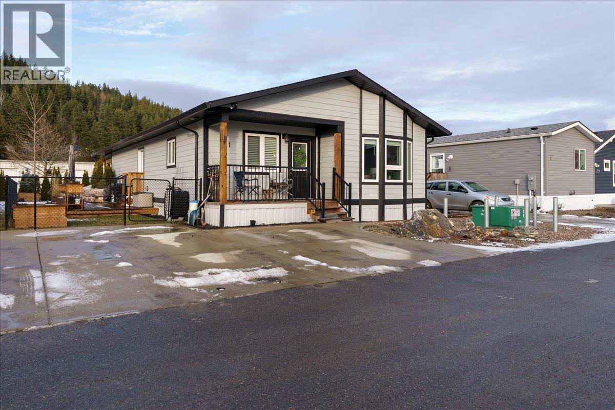 11 1705 Hillier Road East, Sicamous