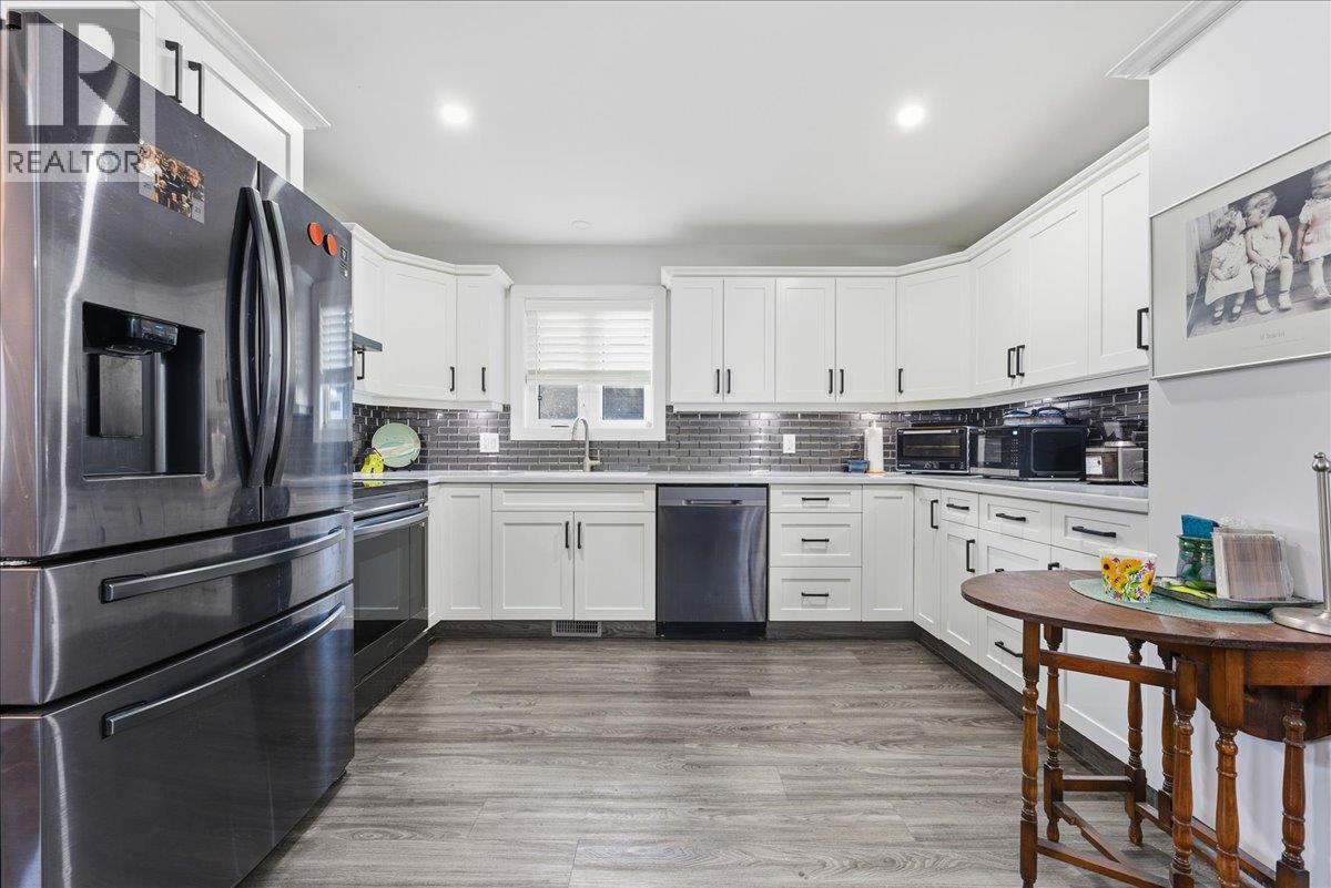 #11 1705 Hillier Road E - 3