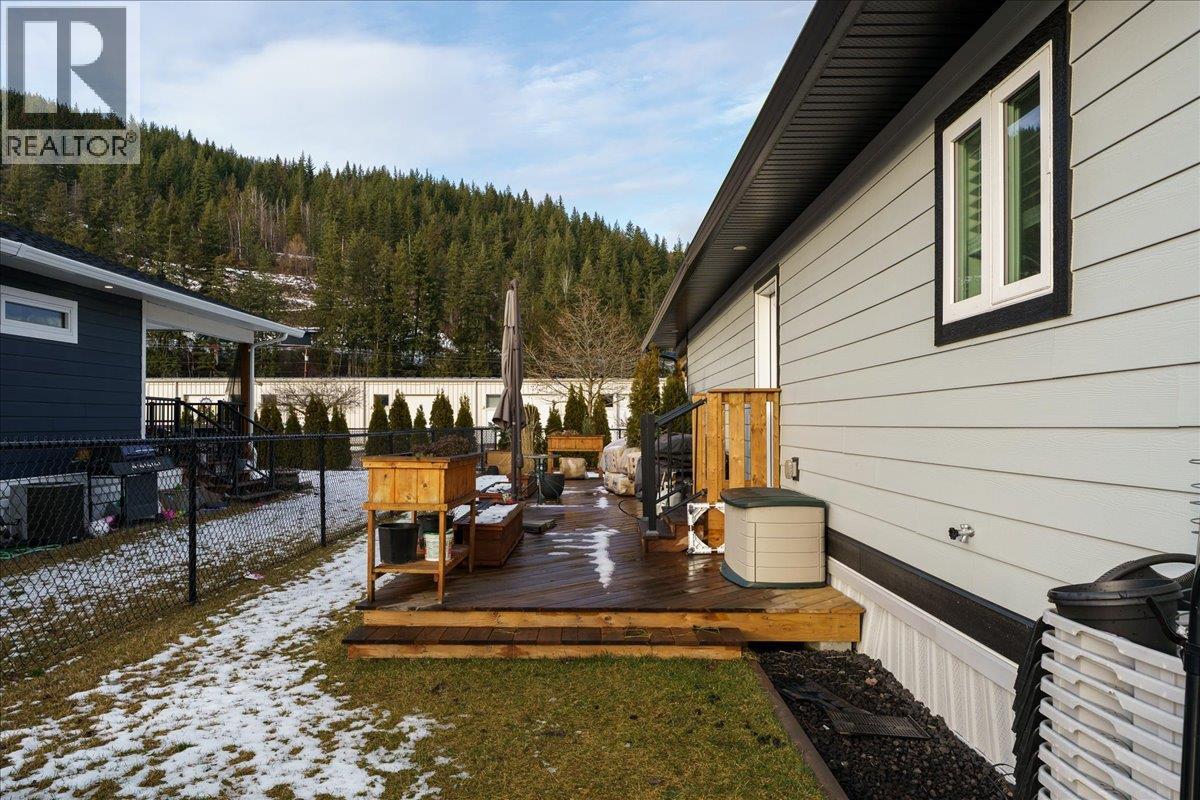 11 1705 Hillier Road East, Sicamous