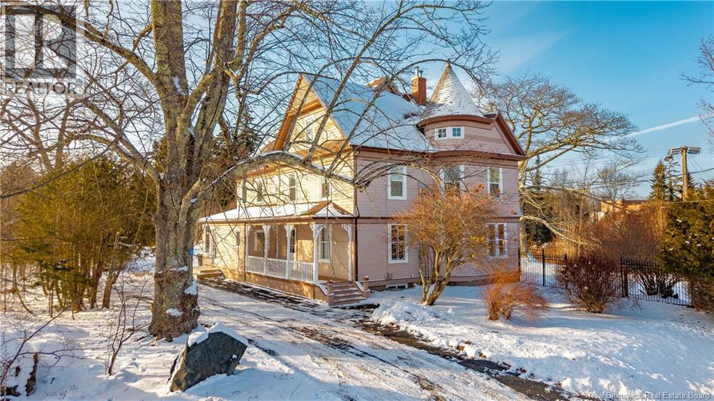 32 Campbell Hill Road