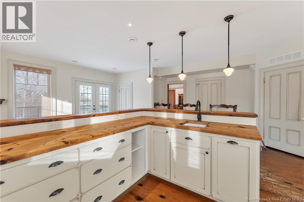 32 Campbell Hill Road - Image 13