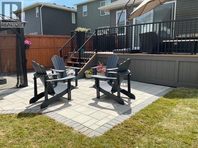 196 Emberside Hollow, Cochrane