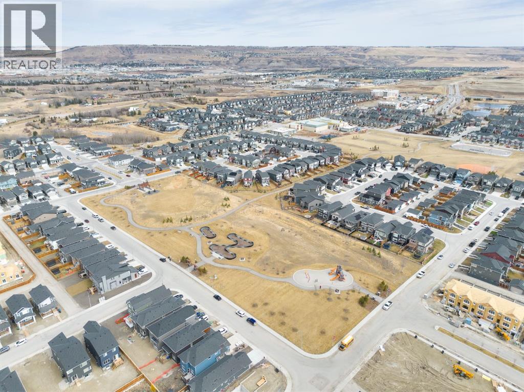 196 Emberside Hollow, Cochrane