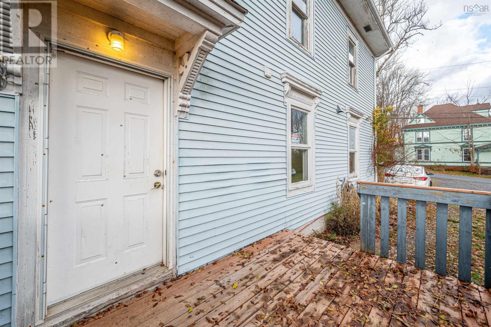 Property 4 of 24 of 544 Wilson Street