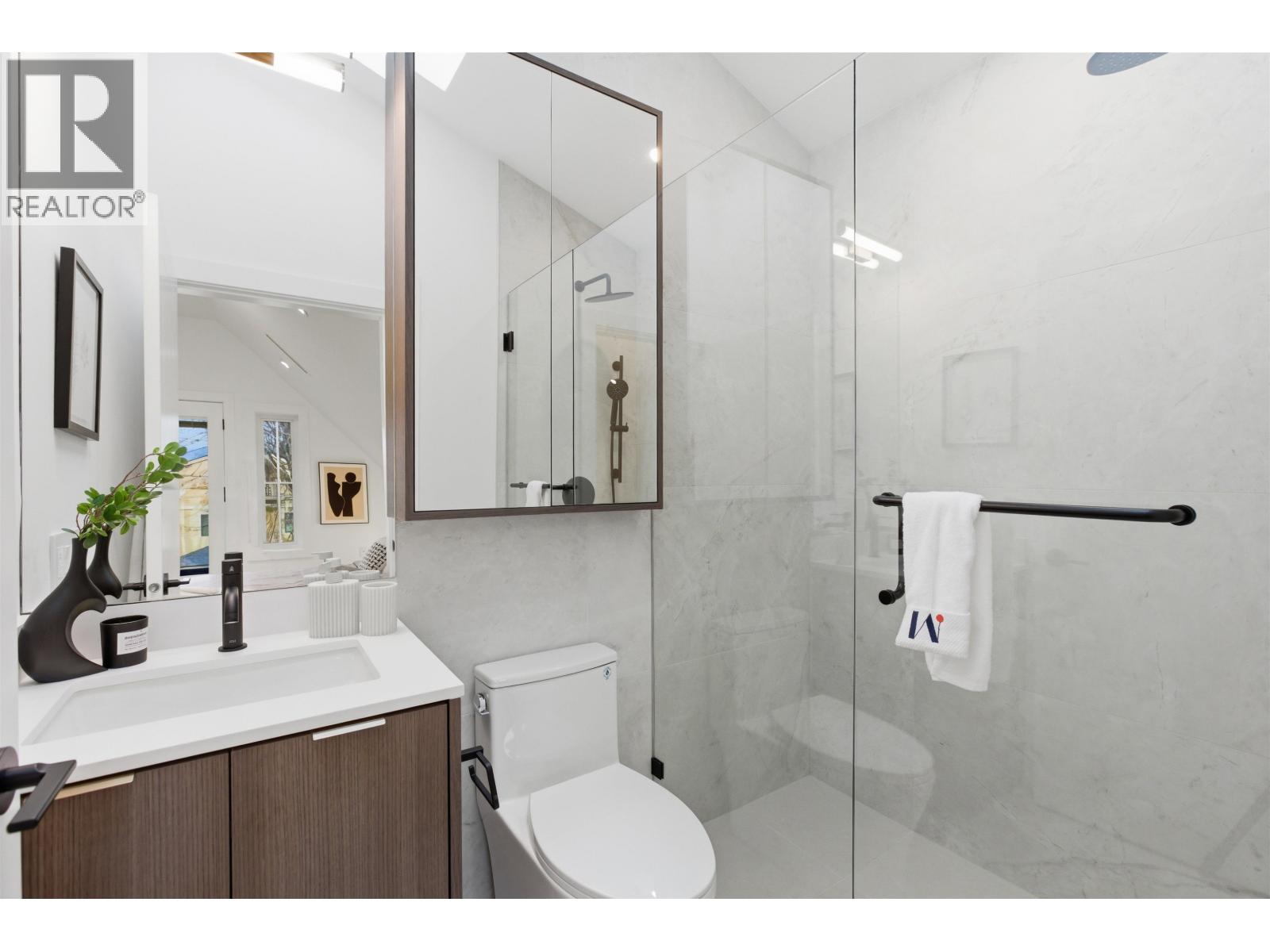 2 546 E 46TH AVENUE, Vancouver