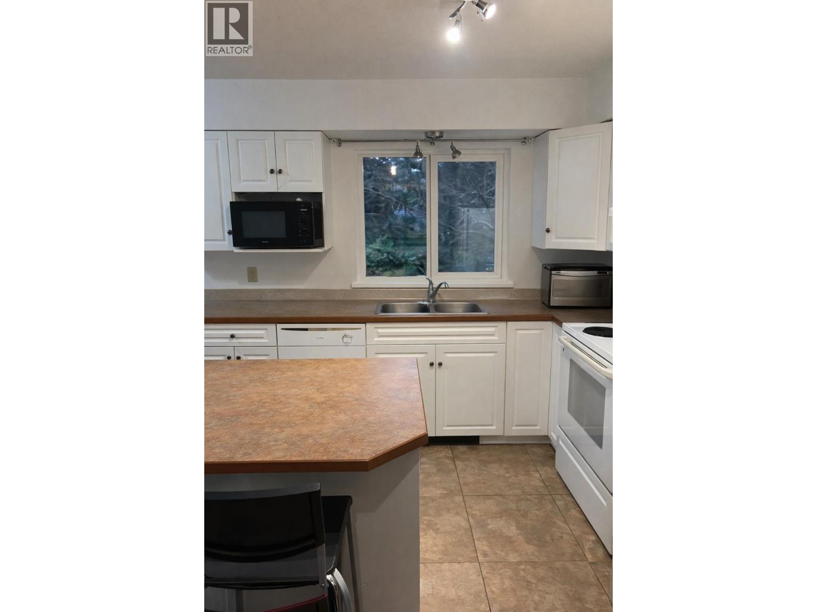 5757 EBBTIDE STREET, Sunshine Valley