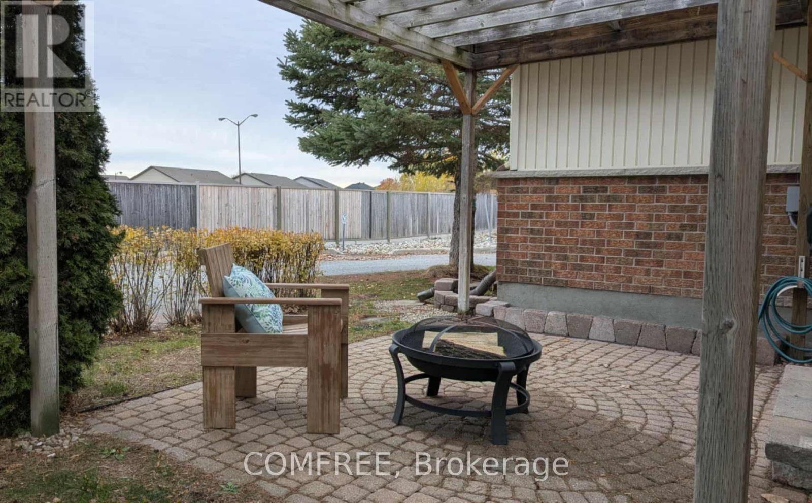 410 GRASSENDALE PRIVATE - 14