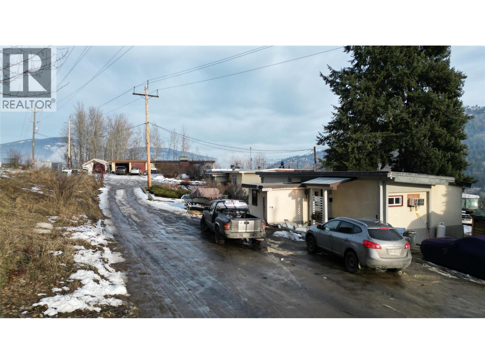 1381 3B Highway, Warfield