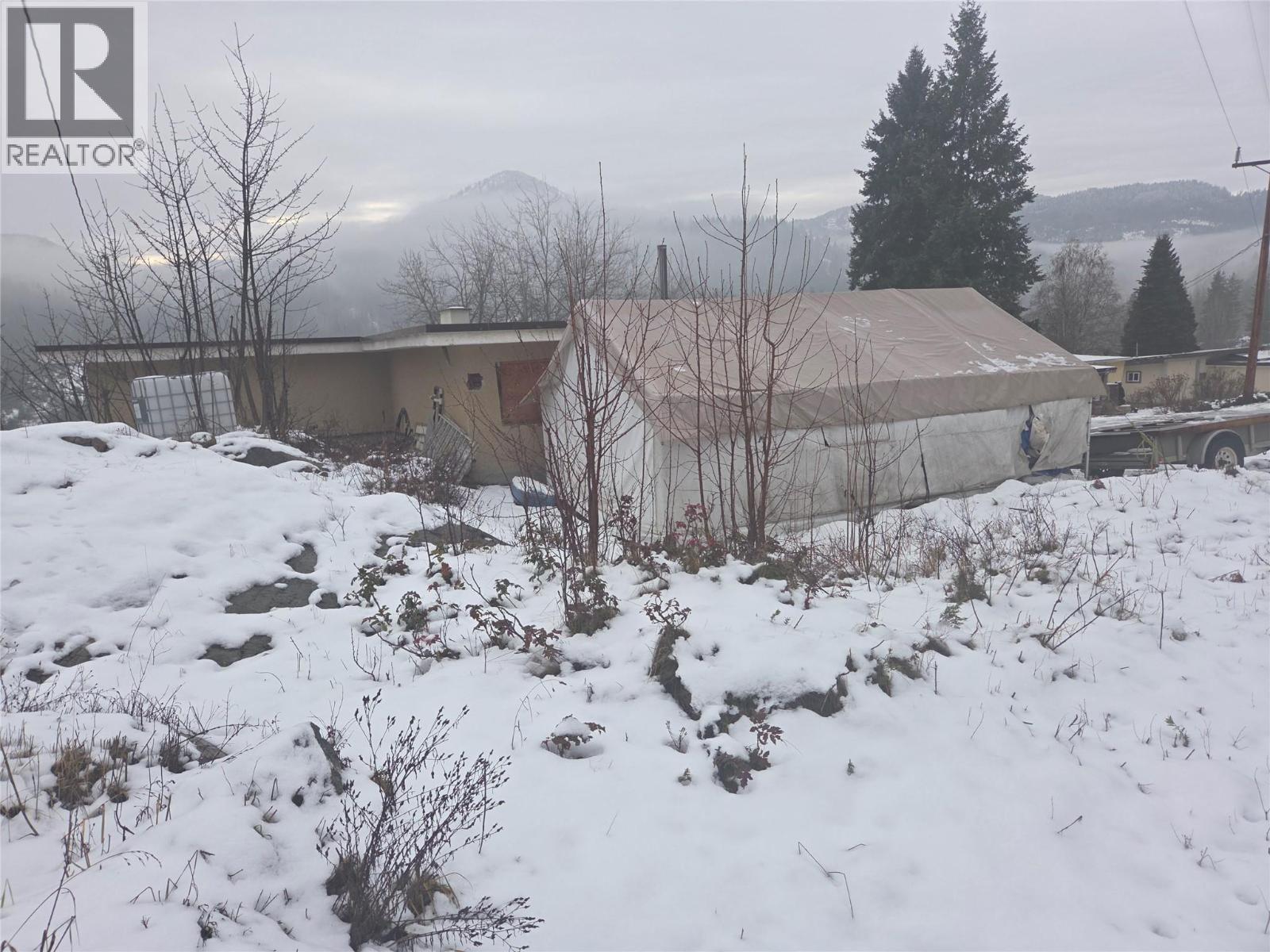 1381 3B Highway, Warfield