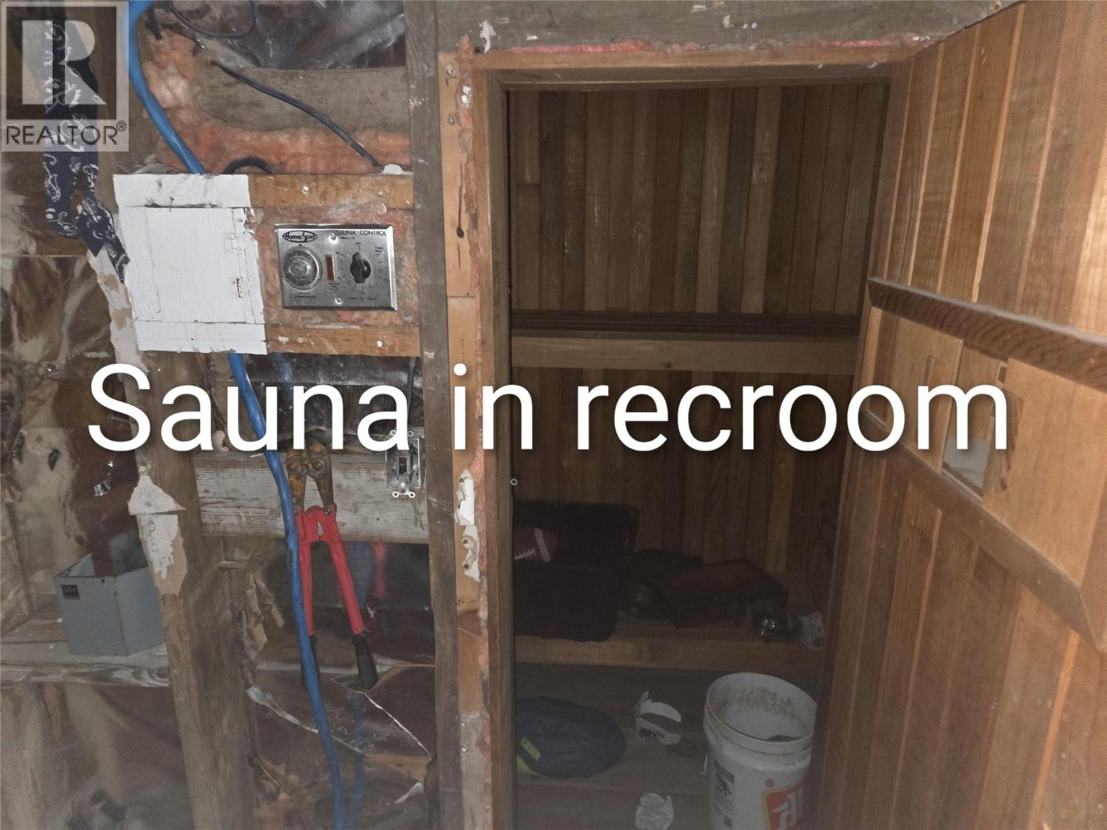 1381 3B Highway, Warfield