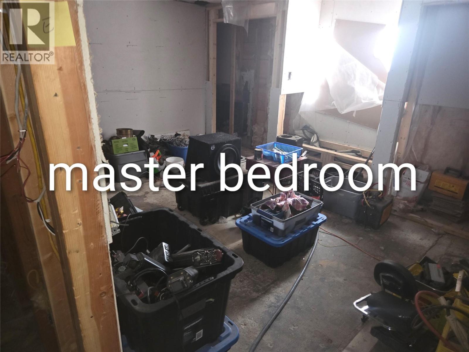 1381 3B Highway, Warfield